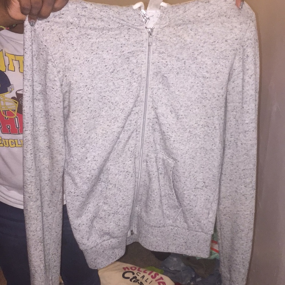 Grey sweatshirt