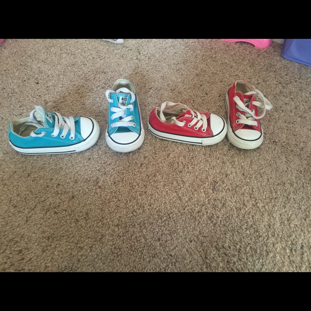 Converse teal and red