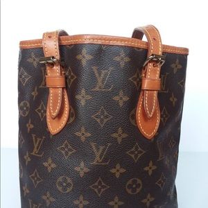 💯% Authentic Louis Vuitton Bucket PM. 💼