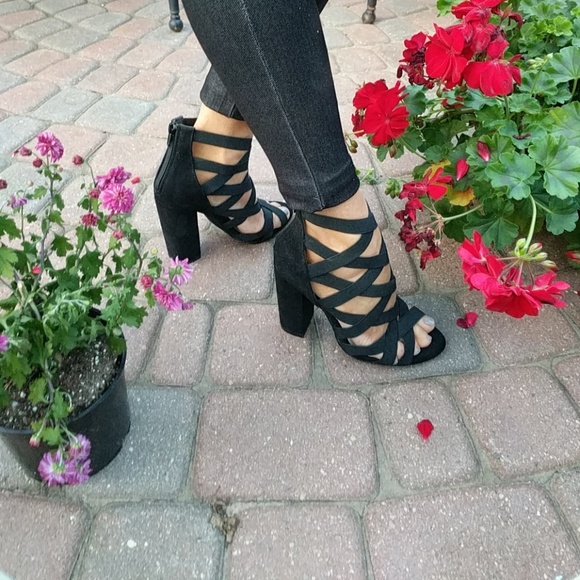 Liliana Shoes - Liliana 4" Seriously Strappy Heels