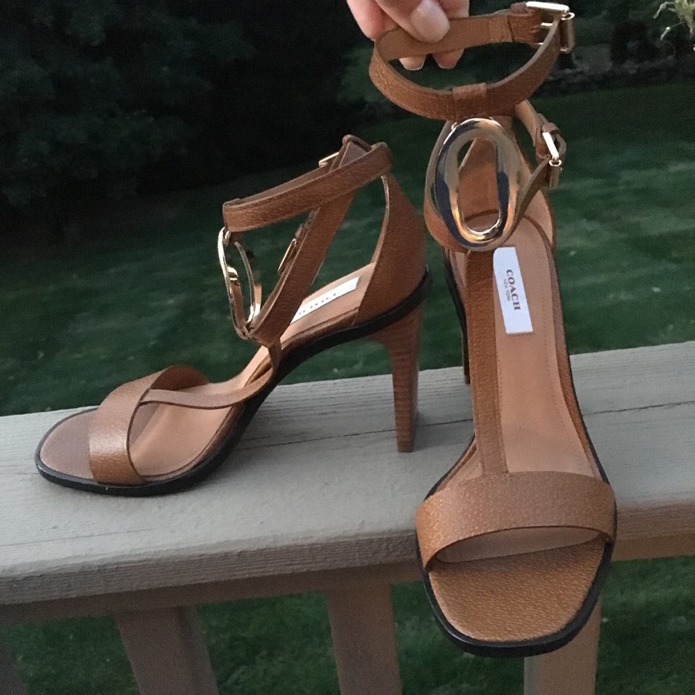 NEW Coach Sandal w/ Comfortable Heel