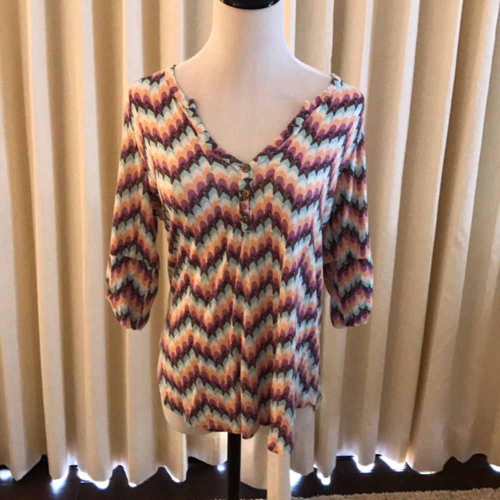 Patterned 3/4 sleeve top