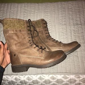 Taupe combat boots
