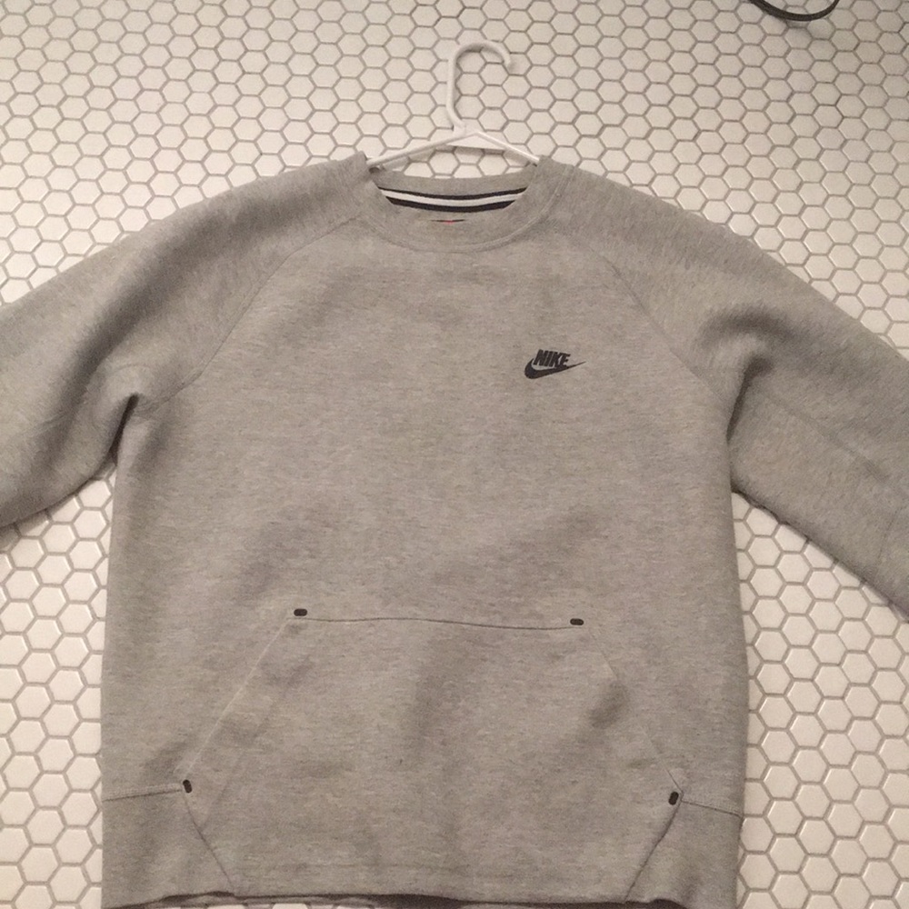 NIKE grey crew neck