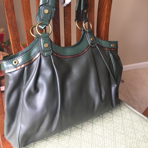 Simply Vera Wang Hunt Green w/ Bronze Trim Purse - Picture 1 of 6