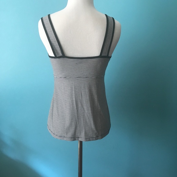 Top - Picture 2 of 4