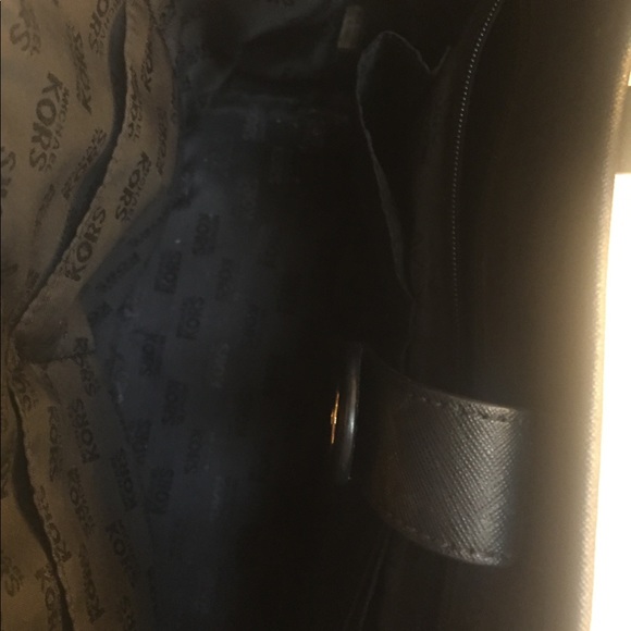 Michael Kors Striped Tote - Picture 3 of 8