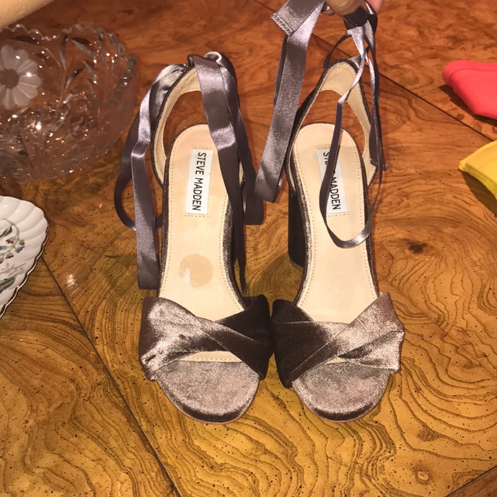 Steve Madden never been worn suede lace up