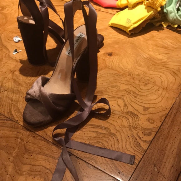 Steve Madden never been worn suede lace up - Picture 3 of 4