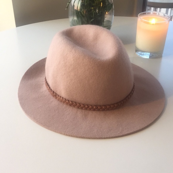 Accessories - Felt hat
