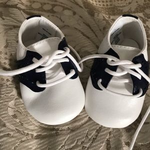 Infant saddle shoes. NWOT!