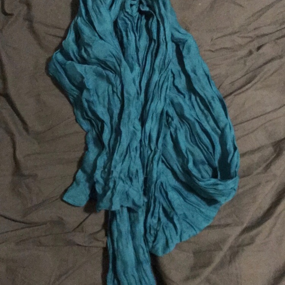 teal/turquoise crinkle scarf