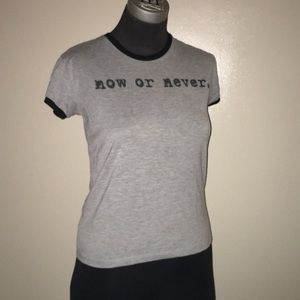 CLOSET CLOSING SOON - Gray t shirt