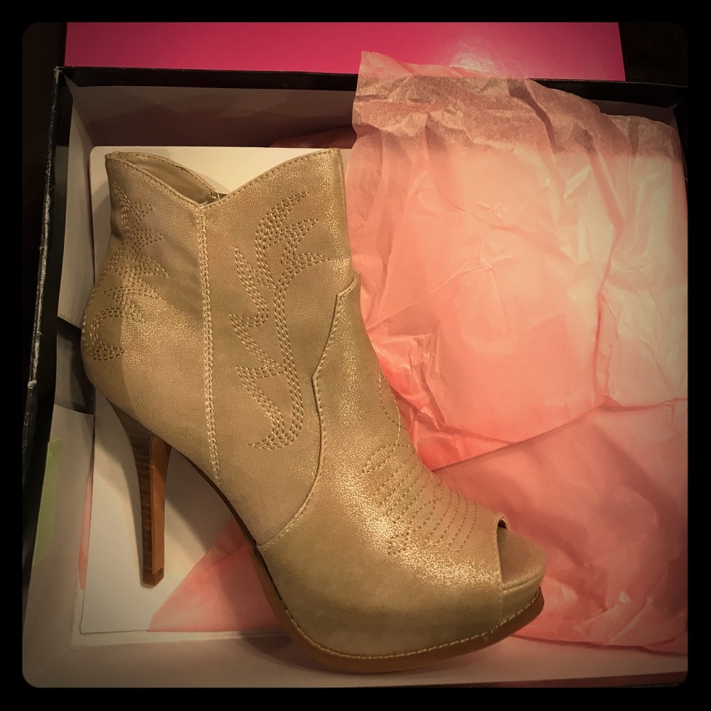 Miranda Lambert Cowboy Booties