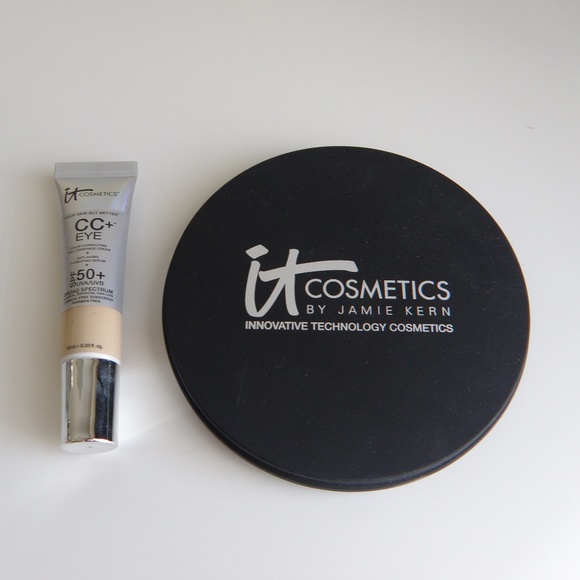It Cosmetics Other - It Cosmetics face disc + concealer bundle