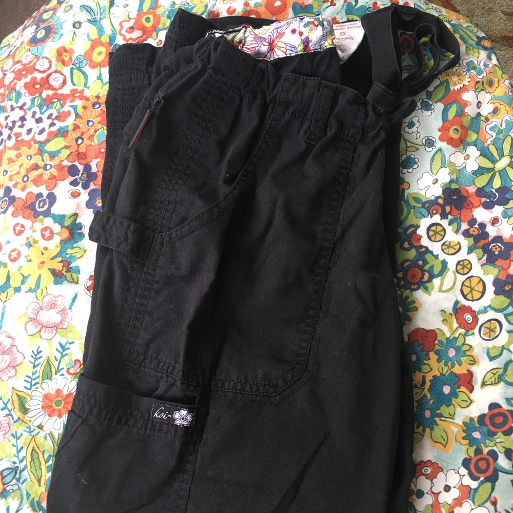 Koi Black scrub pants XS petite