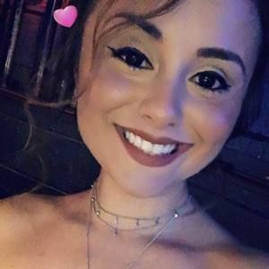 Meet your Posher, Faviola