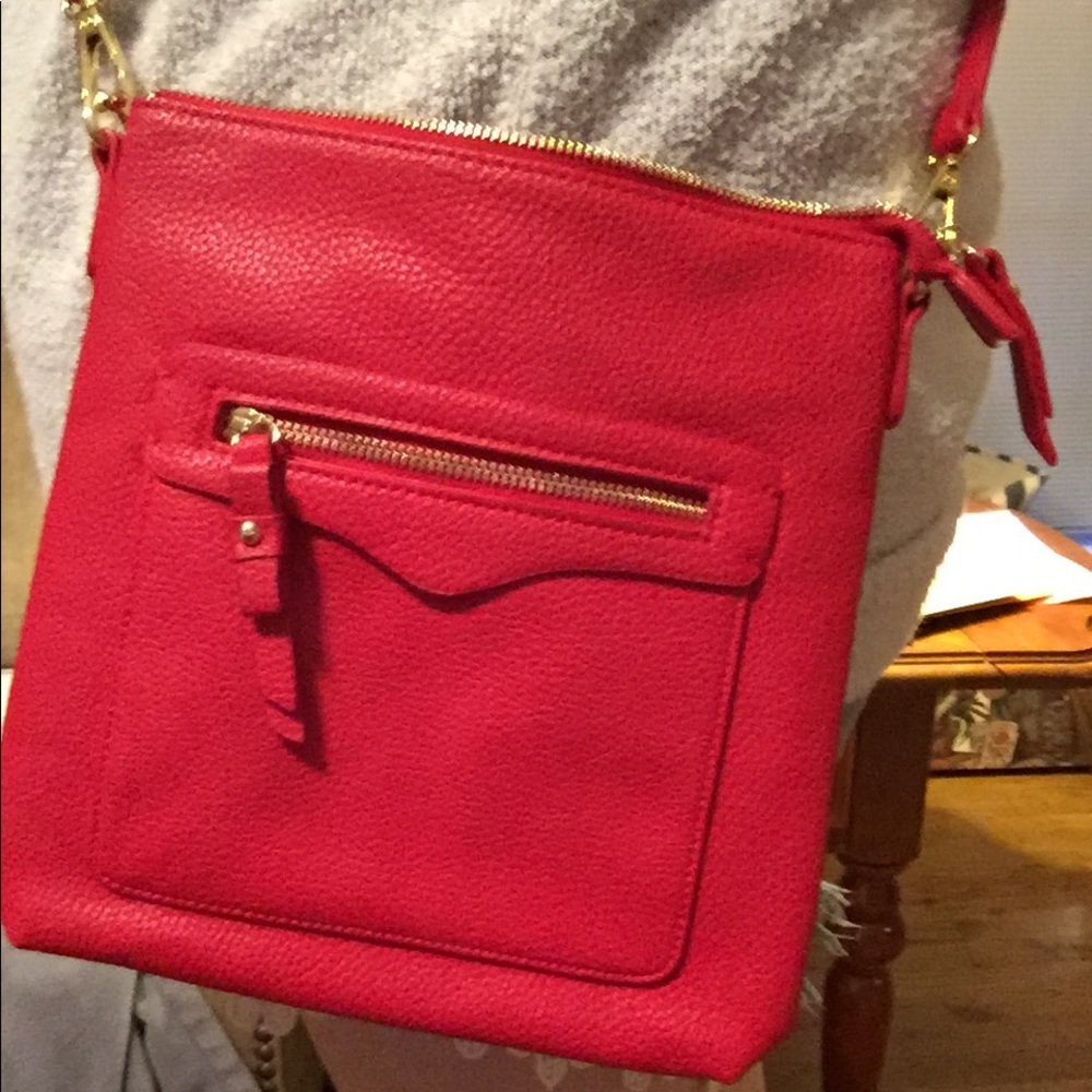 🚨LAST CHANCE!🚨Red Crossbody