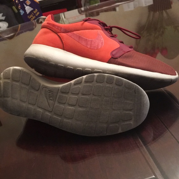 👟 Nike Roshe Run (Size 10) - Picture 6 of 8