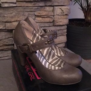 Women's size 7 heels