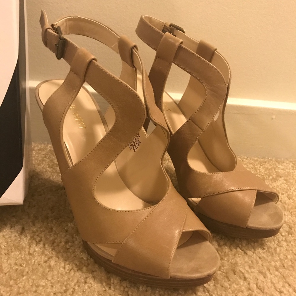 Nine West Taupe Sandals - Size 8.5 - Never Worn