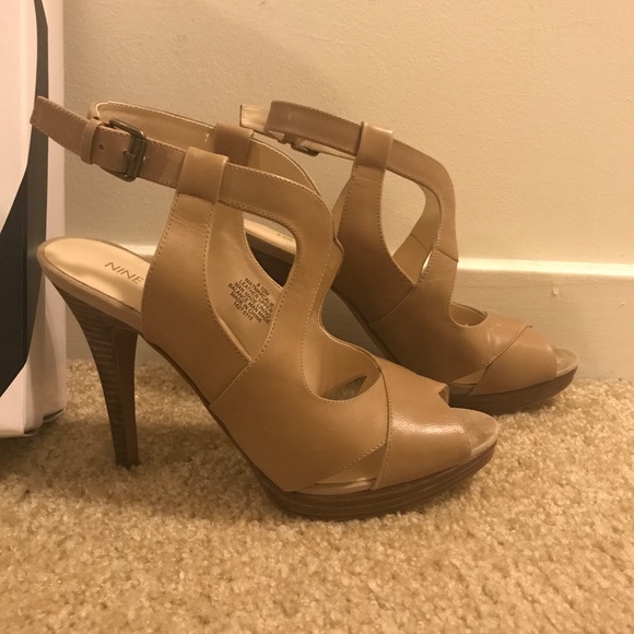 Nine West Taupe Sandals - Size 8.5 - Never Worn - Picture 2 of 8