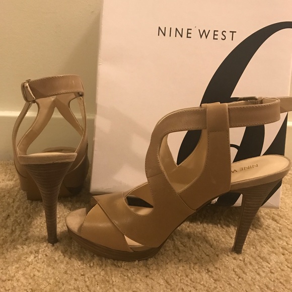 Nine West Taupe Sandals - Size 8.5 - Never Worn - Picture 4 of 8
