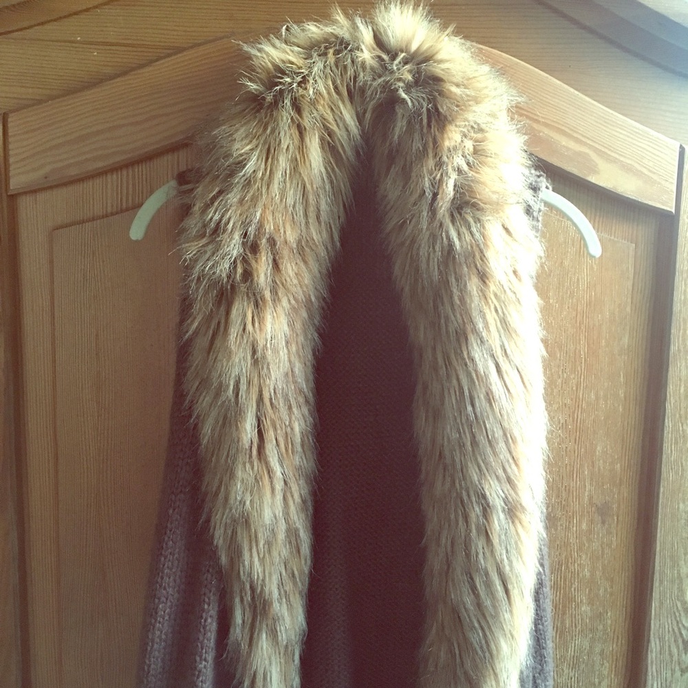 BB DAKOTA cozy fur vest