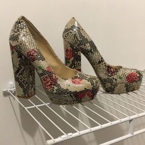 Chunky high heel pumps