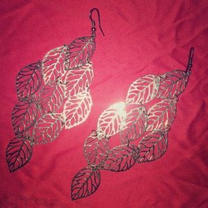 Leaf dangle earrings