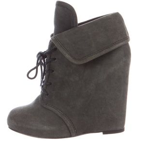 💥FLASHSALE💥 Elizabeth and James Wedge Booties