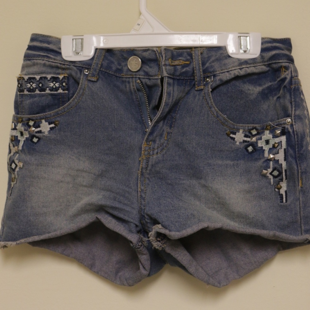 Aztec design jean shorts