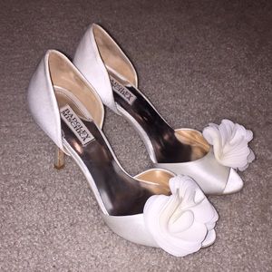 Badgley Mischka Randall Ivory Stilettos - Sz 8 1/2