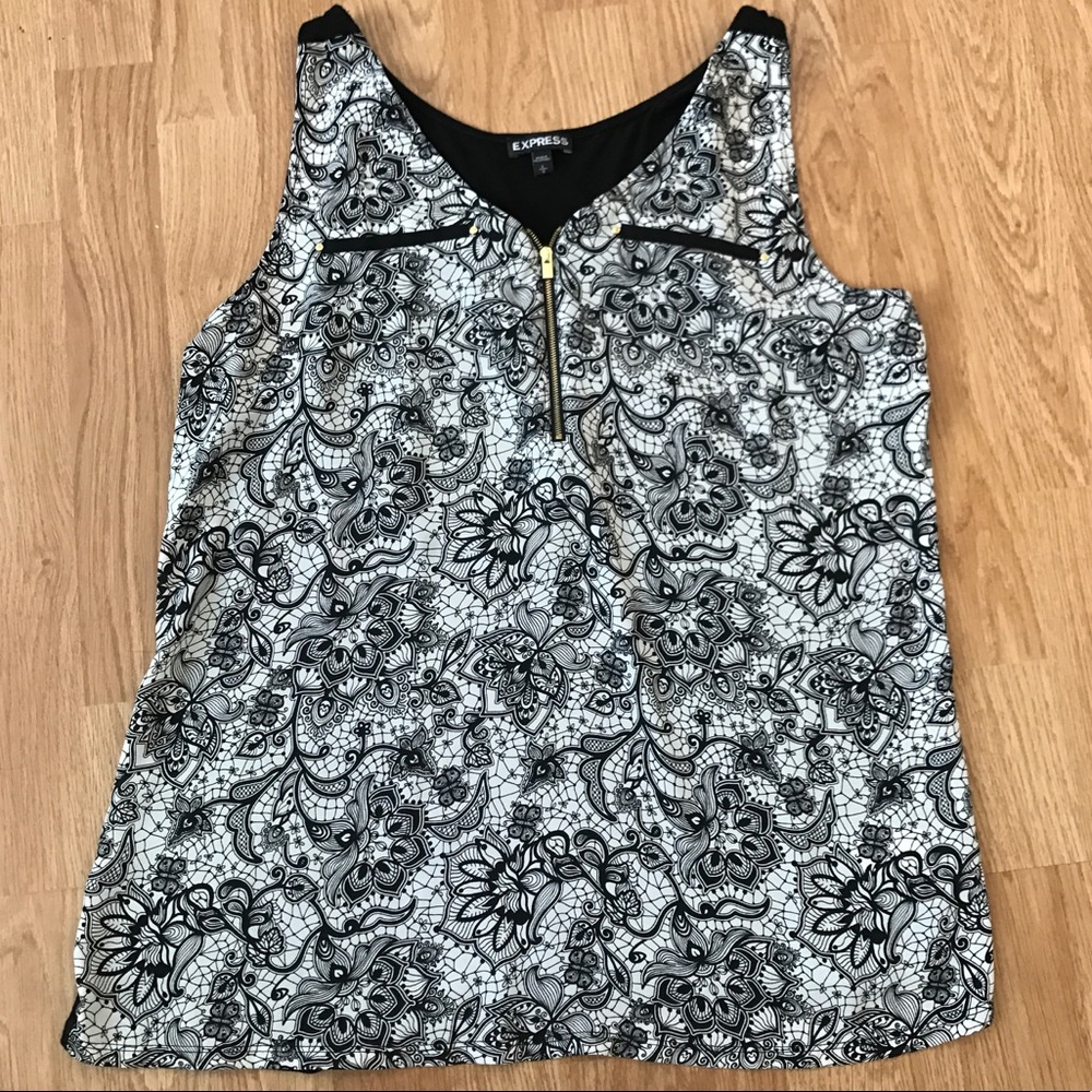 Black and white patterned Express tank