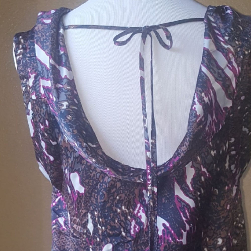🔴SOLD🔴 Fluted Top - Picture 3 of 3