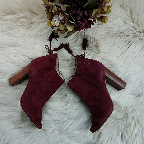 SOLD NWOT Halogen Burgandy Suede Booties - Picture 2 of 8
