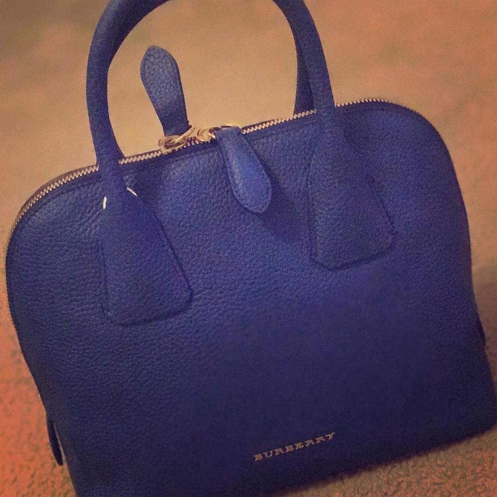 Beautiful Burberry tote, never used