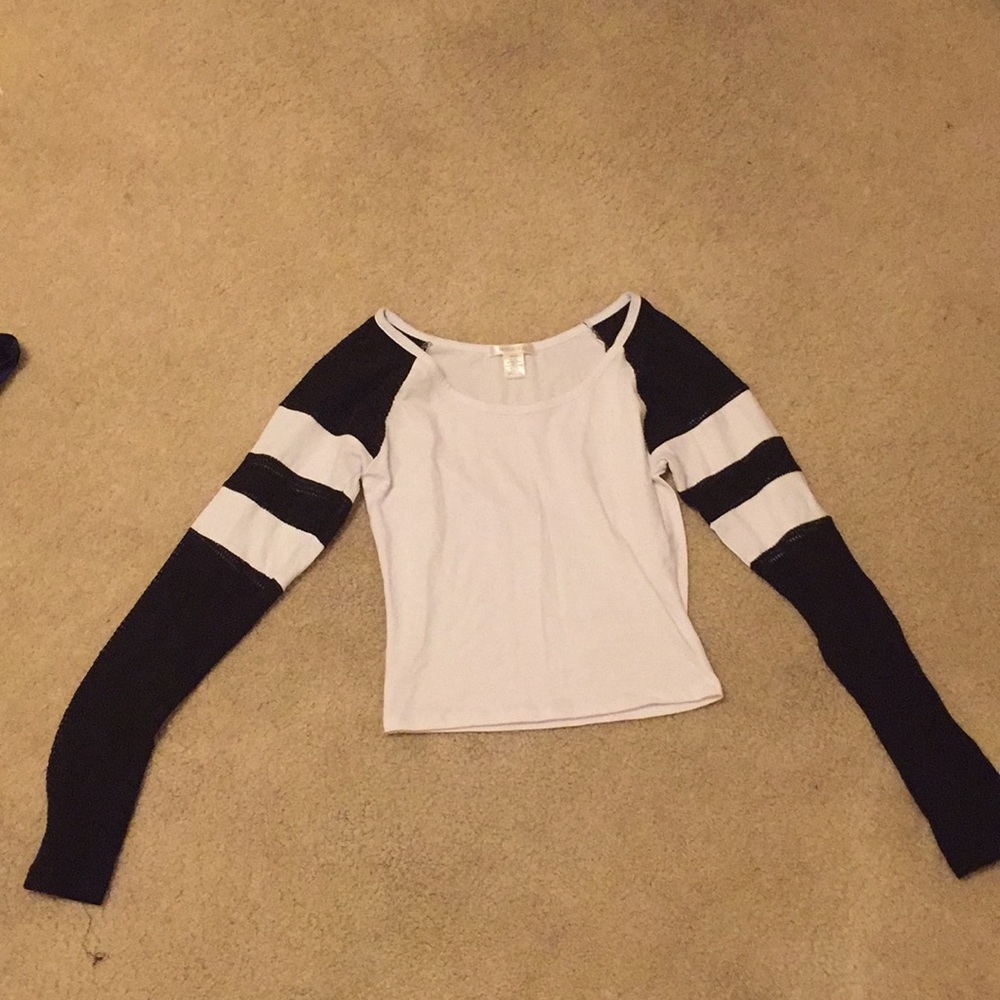 Black and white crop top