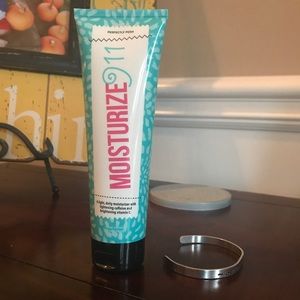 Perfectly Posh moisture 911