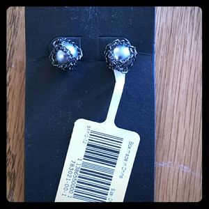 NWT Gray Pearl Earring Studs With Chain Details