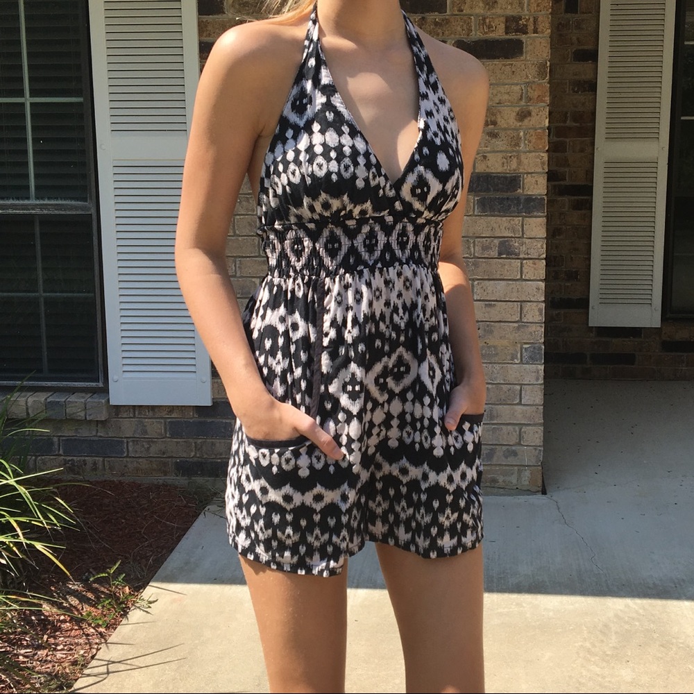 ✨Xhilaration Halter Romper