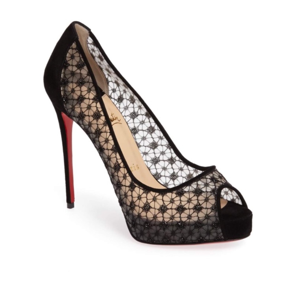 CHRISTIAN LOUBOUTIN Very Lace Black Pump 37 7