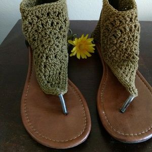 Flats Olive color zipper back size 8 1/2 by Quipid