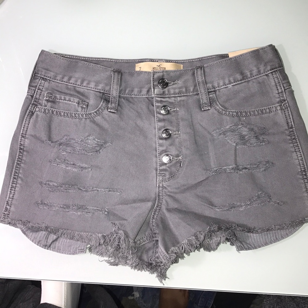 grey short-shorts