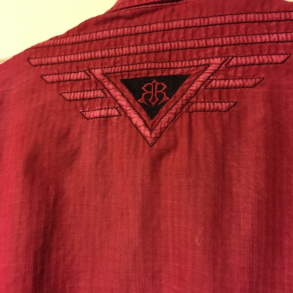 Red button up Roar shirt from Buckle - Picture 6 of 8
