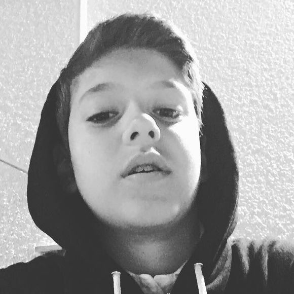 Meet your Posher, Julius - Picture 1 of 1