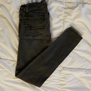Distressed skinny jeans