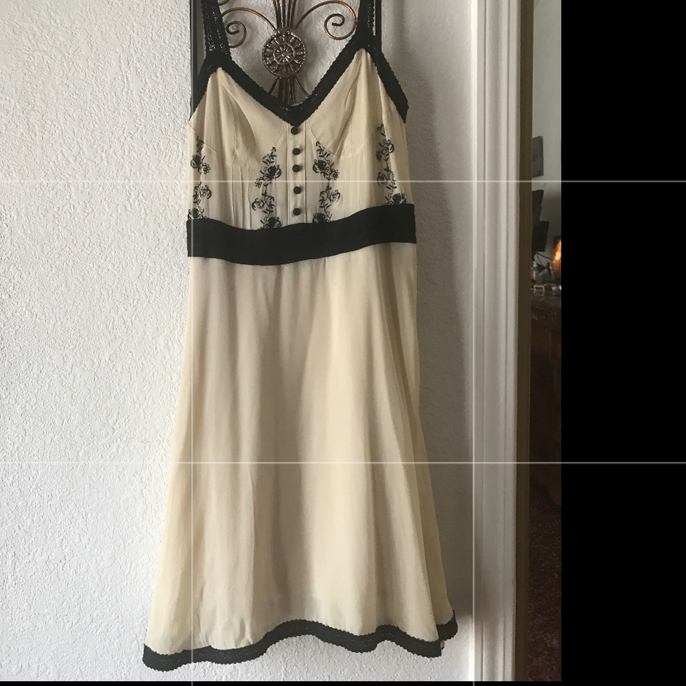 Dress - Picture 1 of 4