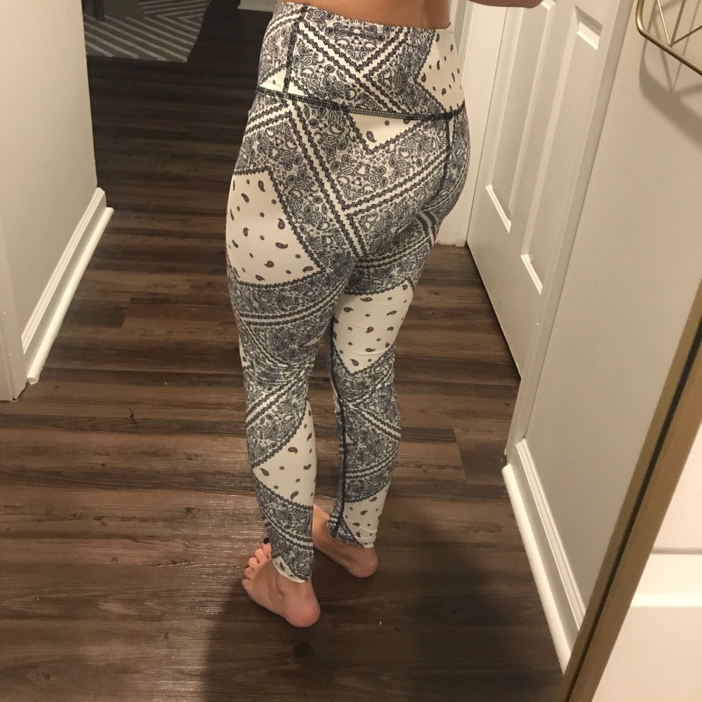 LAST Boho High Waisted Leggings Silky Handkerchief - Picture 3 of 8