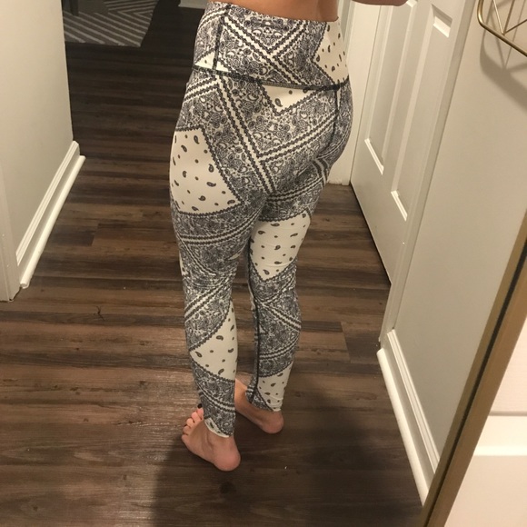 LAST Boho High Waisted Leggings Silky Handkerchief - Picture 3 of 8